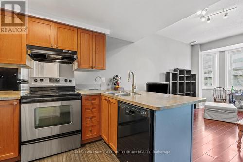 225 - 760 Lawrence Avenue W, Toronto, ON - Indoor Photo Showing Kitchen With Double Sink