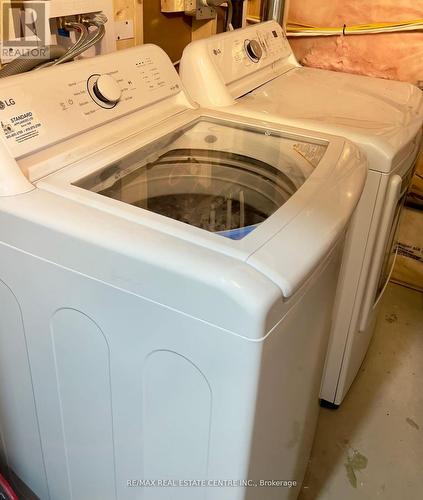 131 Coastline Drive, Brampton, ON - Indoor Photo Showing Laundry Room