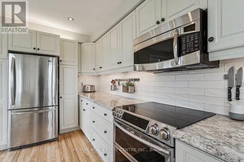 12431 Dublin Line, Halton Hills, ON - Indoor Photo Showing Kitchen With Upgraded Kitchen