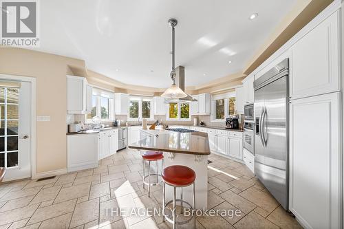 335 River Oak Place, Waterloo, ON - Indoor Photo Showing Kitchen With Upgraded Kitchen