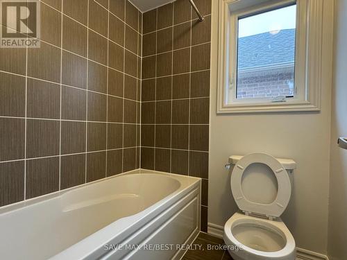 405 Russell Street, Southgate, ON - Indoor Photo Showing Bathroom