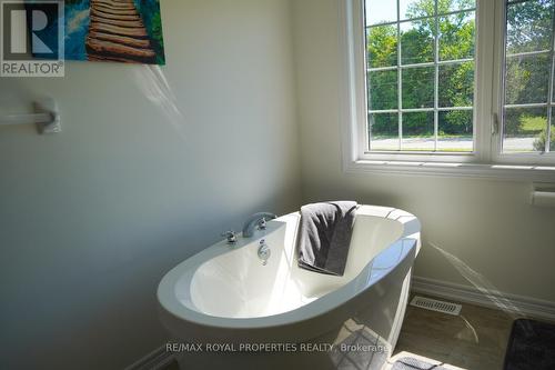 Main - 69 Summer Breeze Drive, Quinte West, ON - Indoor Photo Showing Bathroom