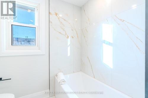 30 Angus Road, Hamilton, ON - Indoor Photo Showing Bathroom