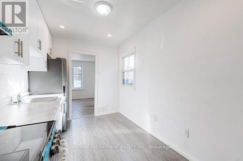 453 Paling Avenue, Hamilton, ON - Indoor Photo Showing Kitchen