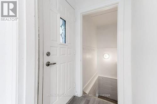 453 Paling Avenue, Hamilton, ON - Indoor Photo Showing Other Room