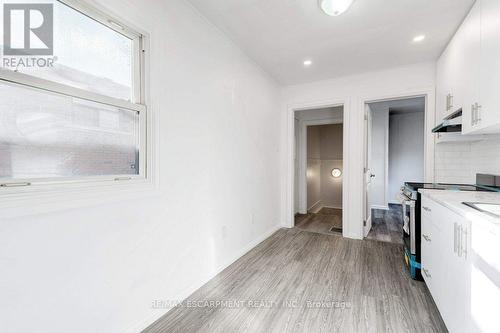 453 Paling Avenue, Hamilton, ON - Indoor Photo Showing Kitchen