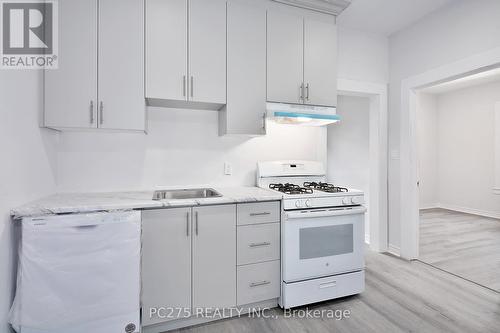 109 Mary Street, Sarnia, ON - Indoor Photo Showing Kitchen