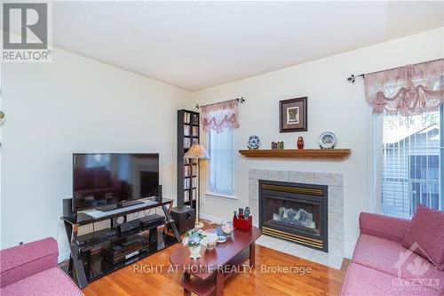 1654 Varennes Boulevard, Ottawa, ON - Indoor Photo Showing Living Room With Fireplace