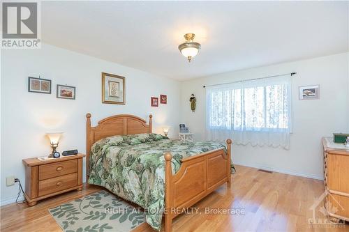 1654 Varennes Boulevard, Ottawa, ON - Indoor Photo Showing Bedroom