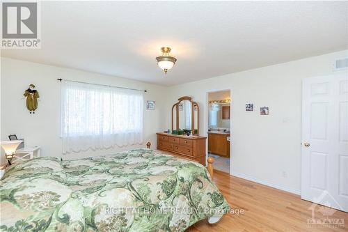 1654 Varennes Boulevard, Ottawa, ON - Indoor Photo Showing Bedroom