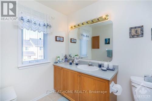 1654 Varennes Boulevard, Ottawa, ON - Indoor Photo Showing Bathroom