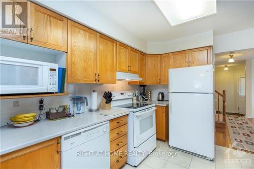 1654 Varennes Boulevard, Ottawa, ON - Indoor Photo Showing Kitchen