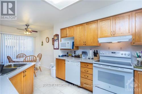 1654 Varennes Boulevard, Ottawa, ON - Indoor Photo Showing Kitchen With Double Sink