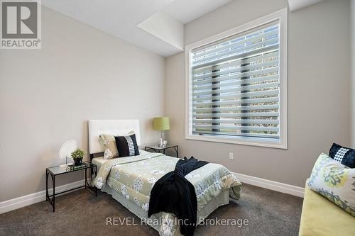 2 - 135 Borden Trail N, Welland, ON - Indoor Photo Showing Bedroom