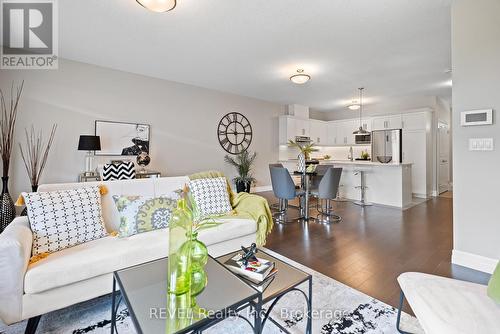 2 - 135 Borden Trail N, Welland, ON - Indoor Photo Showing Living Room