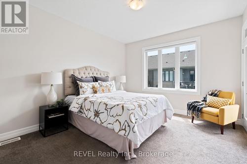 2 - 135 Borden Trail N, Welland, ON - Indoor Photo Showing Bedroom