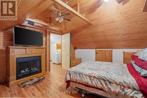 208 North Street N, Fort Erie, ON - Indoor Photo Showing Other Room With Fireplace