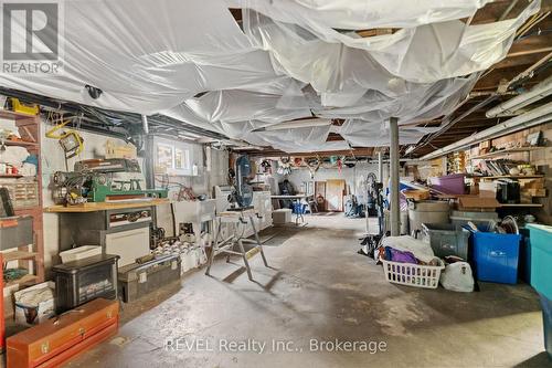 208 North Street N, Fort Erie, ON - Indoor Photo Showing Garage