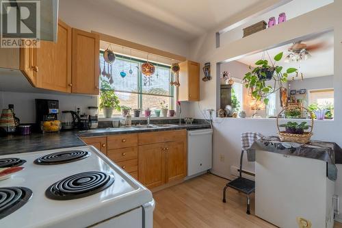 1103 8Th Street, Keremeos, BC - Indoor Photo Showing Kitchen With Double Sink