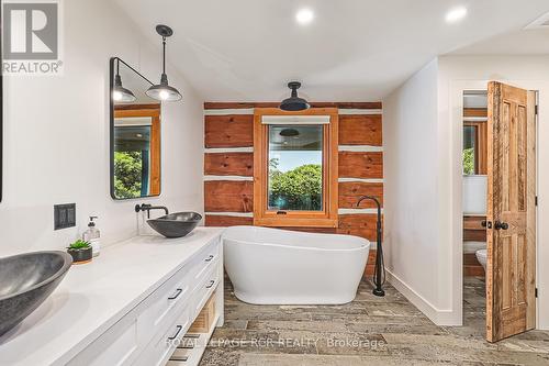 116 Lakeshore Road E, Blue Mountains (Blue Mountain Resort Area), ON - Indoor Photo Showing Bathroom