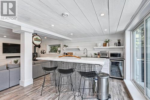 116 Lakeshore Road E, Blue Mountains (Blue Mountain Resort Area), ON - Indoor Photo Showing Kitchen With Upgraded Kitchen