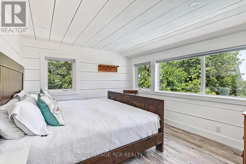 116 Lakeshore Road E, Blue Mountains (Blue Mountain Resort Area), ON - Indoor Photo Showing Bedroom