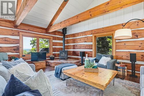 116 Lakeshore Road E, Blue Mountains (Blue Mountain Resort Area), ON - Indoor Photo Showing Living Room