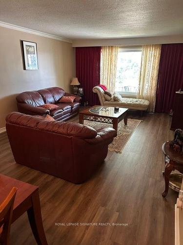 583 Cummer Ave, Toronto, ON - Indoor Photo Showing Living Room