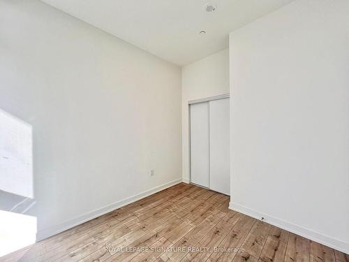 609-9 Tecumseth St, Toronto, ON - Indoor Photo Showing Other Room