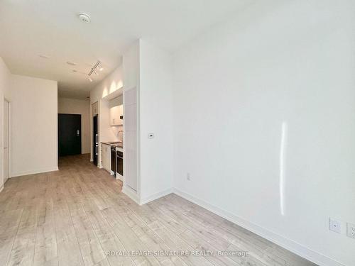 609-9 Tecumseth St, Toronto, ON - Indoor Photo Showing Other Room