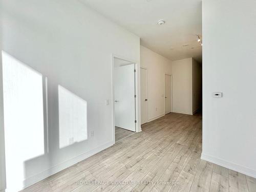 609-9 Tecumseth St, Toronto, ON - Indoor Photo Showing Other Room