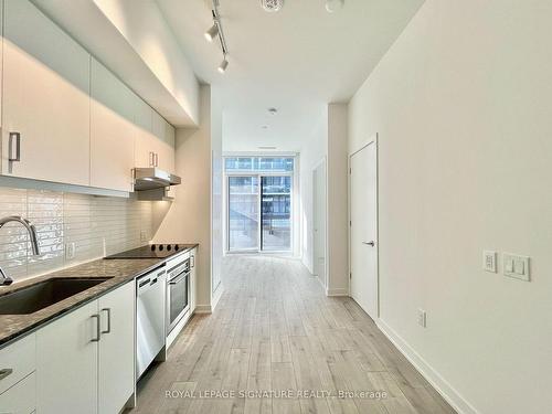 609-9 Tecumseth St, Toronto, ON - Indoor Photo Showing Kitchen With Upgraded Kitchen