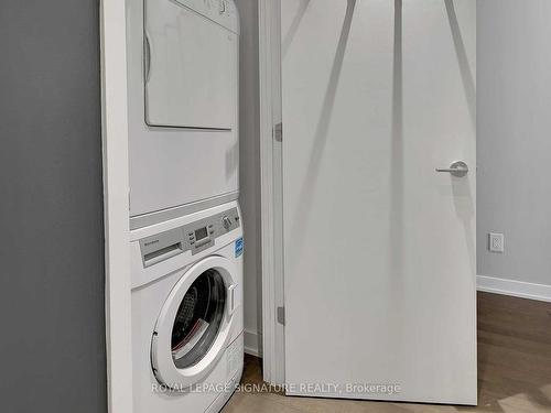 1011-8 Dovercourt Rd, Toronto, ON - Indoor Photo Showing Laundry Room