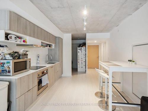 703-5 Soudan Ave, Toronto, ON - Indoor Photo Showing Kitchen