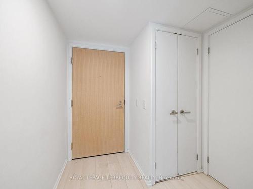 703-5 Soudan Ave, Toronto, ON - Indoor Photo Showing Other Room