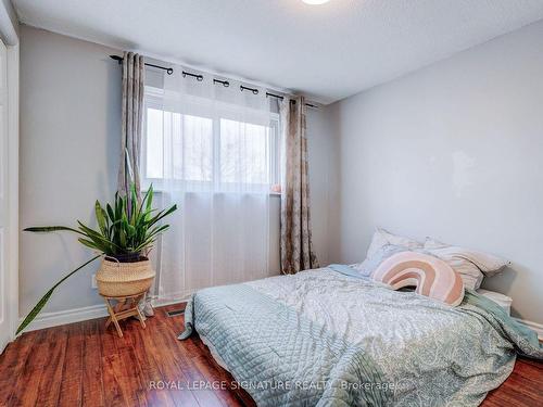 124 Ormond Dr, Oshawa, ON - Indoor Photo Showing Bedroom