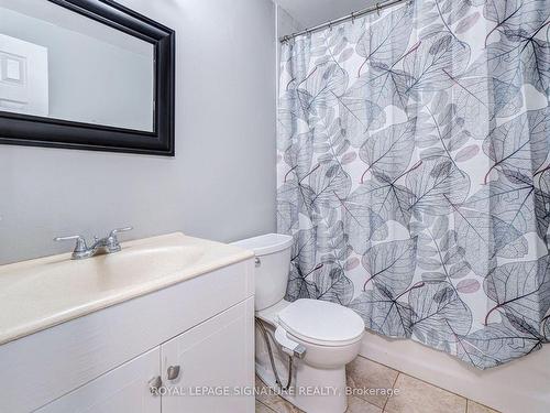 124 Ormond Dr, Oshawa, ON - Indoor Photo Showing Bathroom