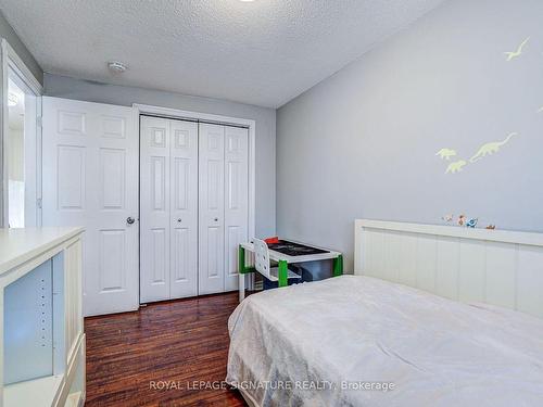 124 Ormond Dr, Oshawa, ON - Indoor Photo Showing Bedroom