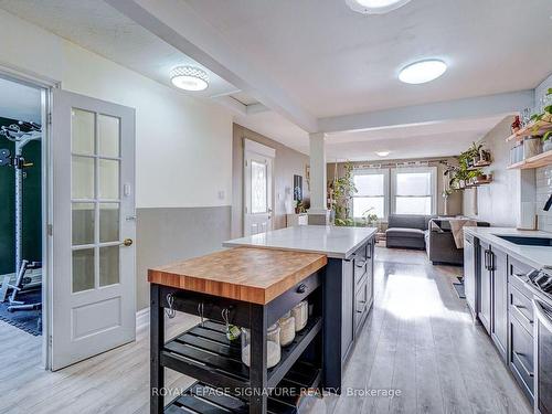 124 Ormond Dr, Oshawa, ON - Indoor Photo Showing Kitchen