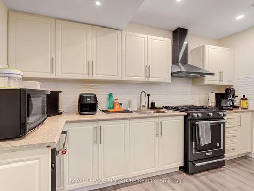 Bsmt-559 Royalpark Way, Vaughan, ON - Indoor Photo Showing Kitchen