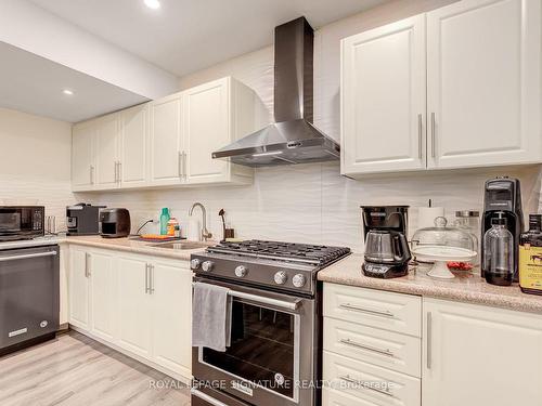 Bsmt-559 Royalpark Way, Vaughan, ON - Indoor Photo Showing Kitchen