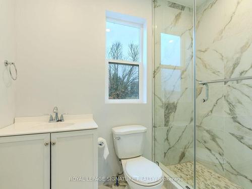 19758 Centre St, East Gwillimbury, ON - Indoor Photo Showing Bathroom