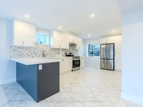 19758 Centre St, East Gwillimbury, ON - Indoor Photo Showing Kitchen With Stainless Steel Kitchen