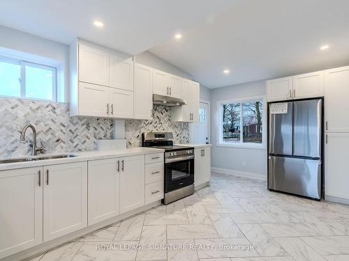 19758 Centre St, East Gwillimbury, ON - Indoor Photo Showing Kitchen With Stainless Steel Kitchen