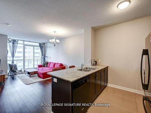 910-4070 Confederation Pkwy, Mississauga, ON - Indoor Photo Showing Other Room