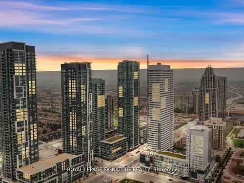 910-4070 Confederation Pkwy, Mississauga, ON - Outdoor With View