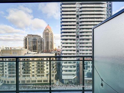 910-4070 Confederation Pkwy, Mississauga, ON - Outdoor With Balcony