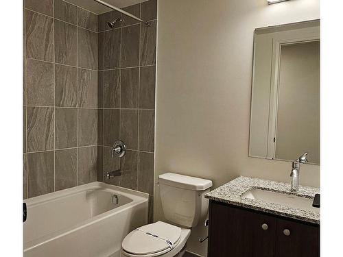 413-1415 Dundas St, Oakville, ON - Indoor Photo Showing Bathroom