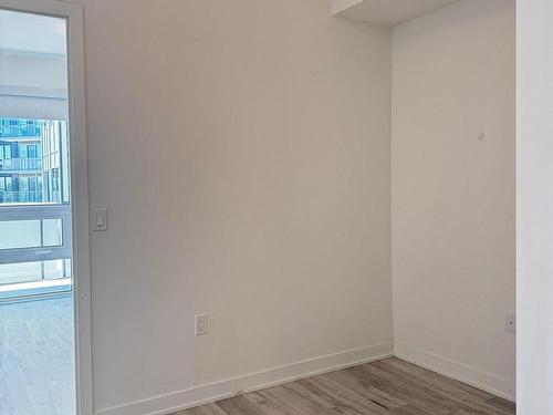 304-4675 Metcalfe Ave, Mississauga, ON - Indoor Photo Showing Other Room