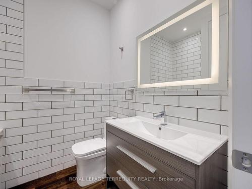 4-80 Holwood Ave, Toronto, ON - Indoor Photo Showing Bathroom